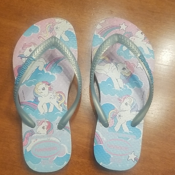 Unicorn Flip Flops for Kids - Picture 3 of 3